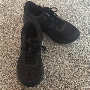 ASICS Women’s Black Running Shoes (9 1/2)